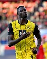 新葡京-高效射手，吉拉西自上赛季打进43粒德甲进球，同期仅次于凯恩